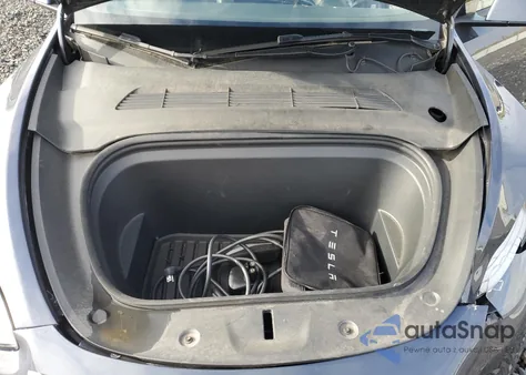 2022 Tesla Model Y z USA, uszkodzony, nr VIN 7SAYGDEE7NF315691